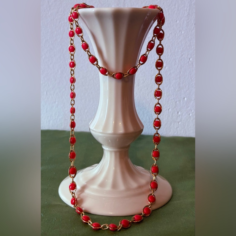 Simple Elegant Gold tone and coral color Beaded Necklace & bracelet set- USED